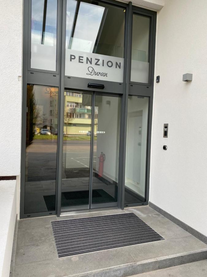 Hradec Králové Duran Penzion מראה חיצוני תמונה